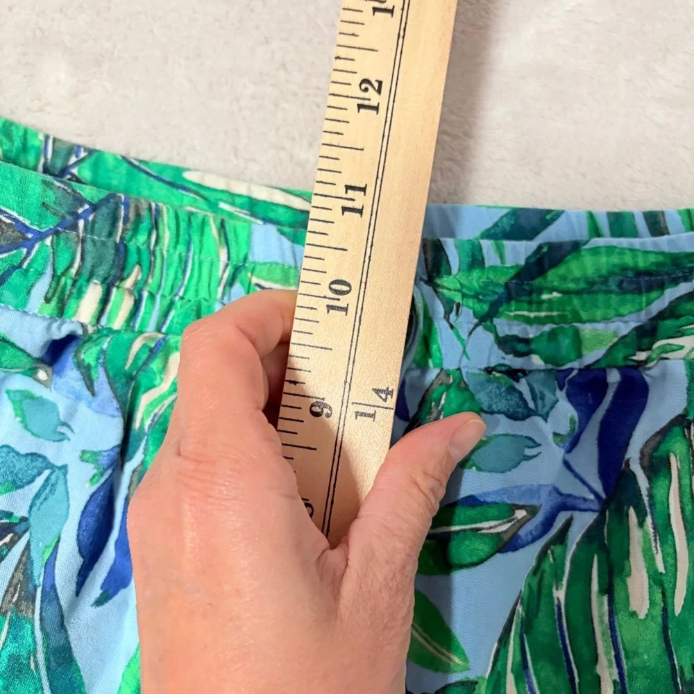 J. Jill Tropical Leaf Print Pull On Shorts Womens Blue Green size M Rayon Tassel